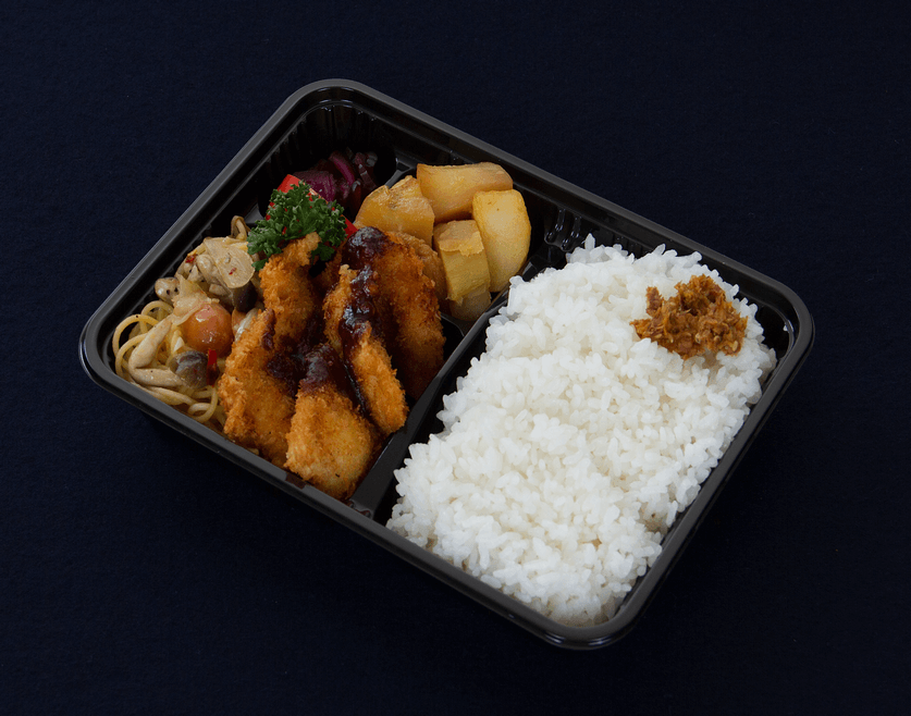 2021/09/01
今日のお弁当はチキン味噌カツ弁当です。😊
クラスターが続いています。感染防止対策がんばりましょう!💪 2021/09/01