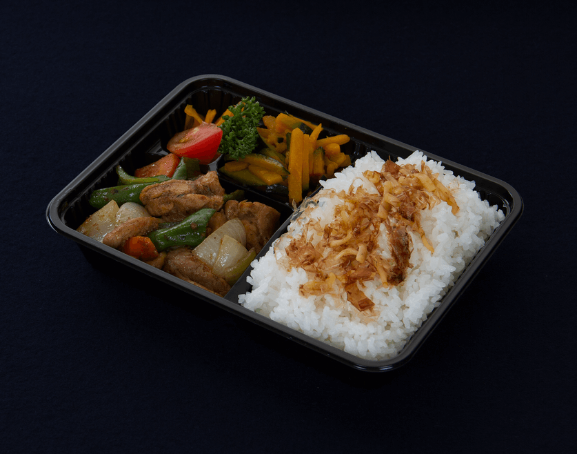 2021/09/03
今日のお弁当は自家製カレーのチキン炒めとカボチャのきんぴら。😊
ご飯にはチーズおかかを乗せました。🍱 2021/09/03
