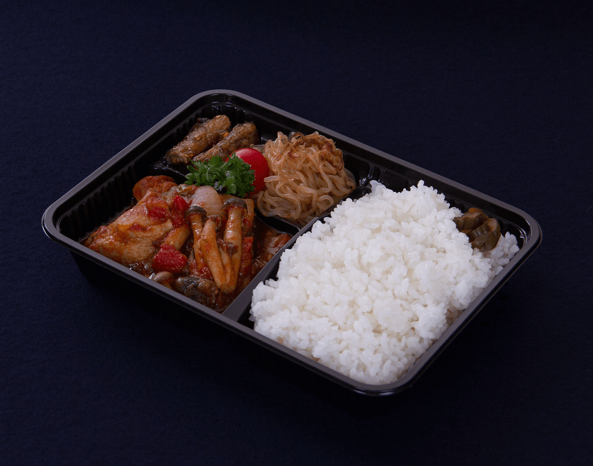 2021/09/09
今日のお弁当はチキンラタトゥユと揚げ牛蒡の甘辛煮、しらたきのおかか炒めです。😊 まん延防止措置区域除外は嬉しいですね!🙌 2021/09/09